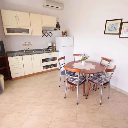 Two-bedroom Crikvenica 43 Apartment
